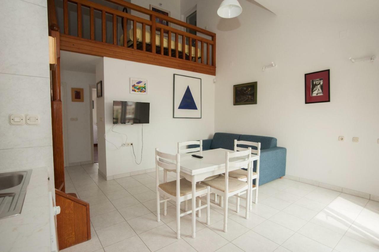 House Koloc Apartment Bol Exterior photo